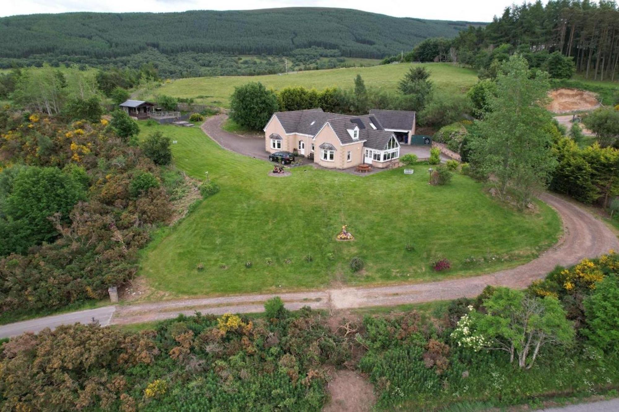 The Gables Whisky B&B Dufftown Esterno foto